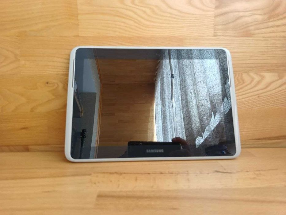 Планшет 10.1" Samsung Galaxy Note 10.1 GT-N8000 16GB 3G + Стилус S Pen