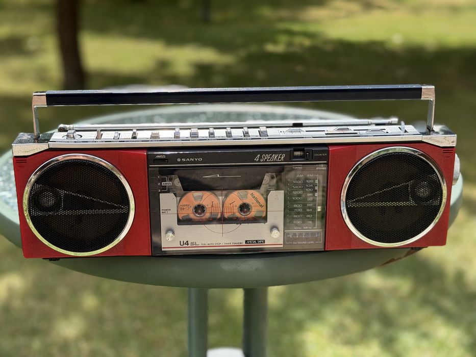 Продам магнитолу Sanyo U4 SL