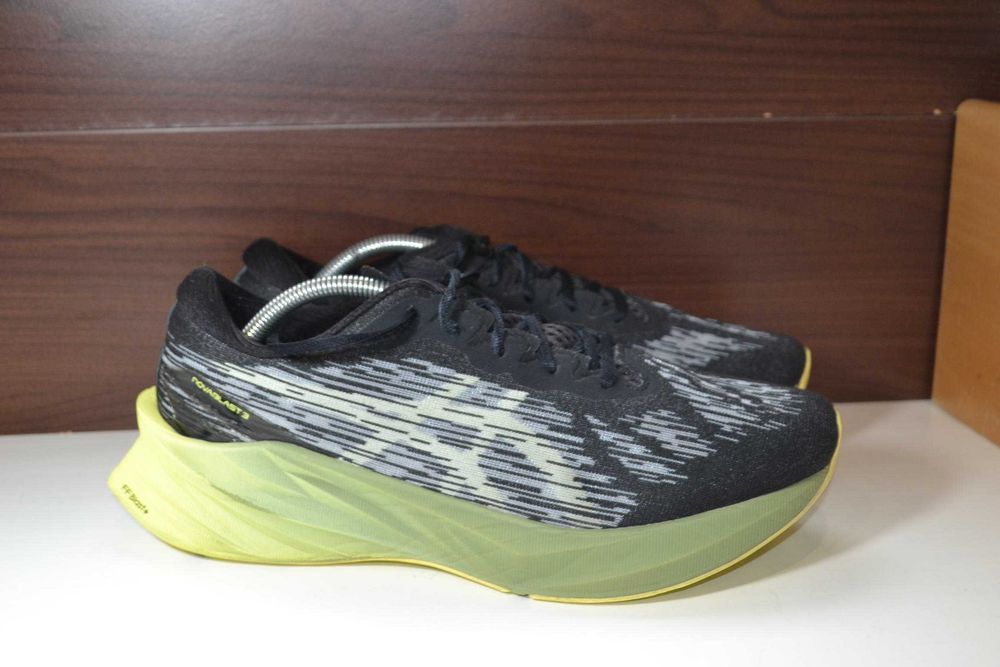 Asics  кроссовки 46р оригинал