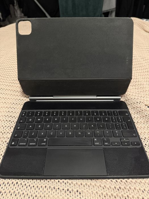 Apple Magic Keyboard do iPad pro 11