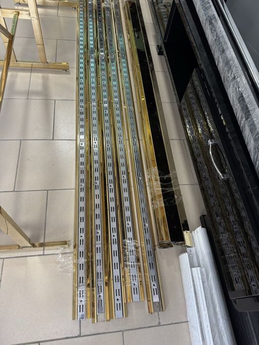 Продам обладнання для промислового  магазина