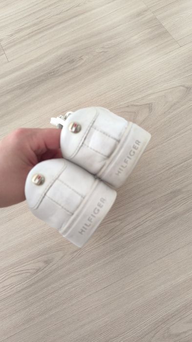 Sneakersy Tommy Hilfiger białe  41
