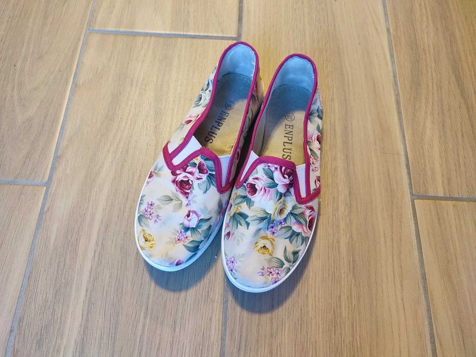 Trampki buty w kwiatki 36
