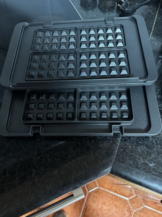 Grelhador de Placas DELONGHI CGH1012D