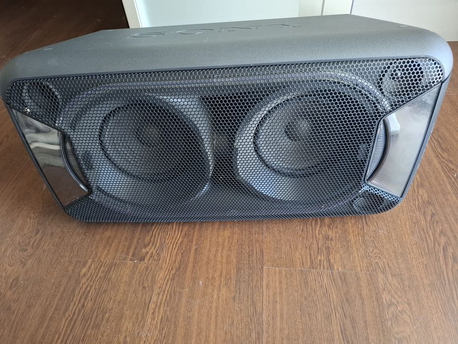 Cluna sony  gtk xb90