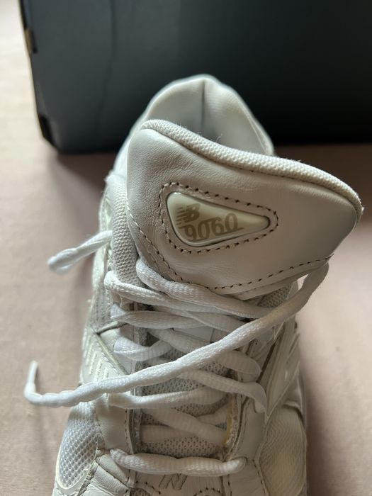 Sneakersy New Balance 9060 w wersji kolorystycznej "Triple White"