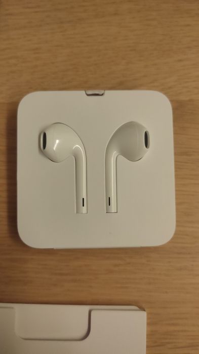 iPhone 8 64 GB com caixa