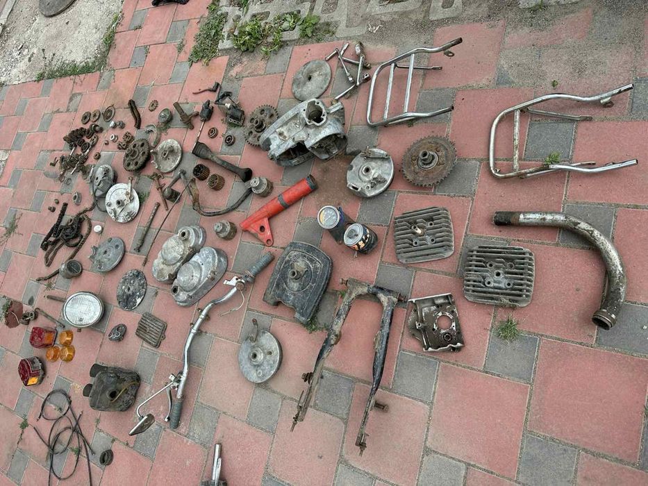 Запчастини на мото Минск 6/12 вольт