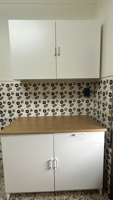 Armario de cozinha e fogao