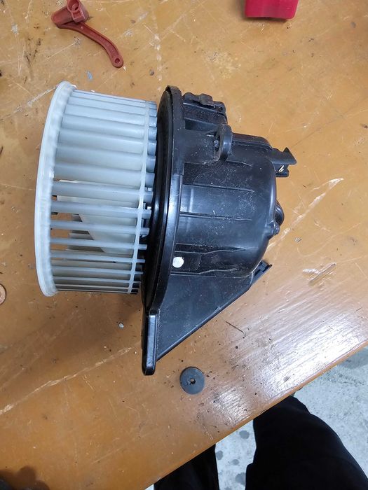 Wentylator Dmuchawa Wewnętrzna Oryginalna OE Vw Polo 6 VI 18R 1.0B