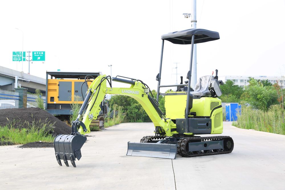 Mini Giratória LANDWARD XT12Pro 1200KG Motor Kubota