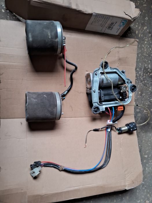 Продам задню пневму бмв е 39 турінг