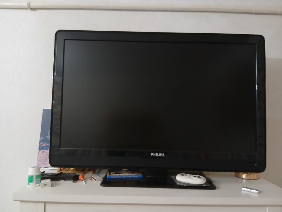 Висота телевізора 67см, ширина 104см