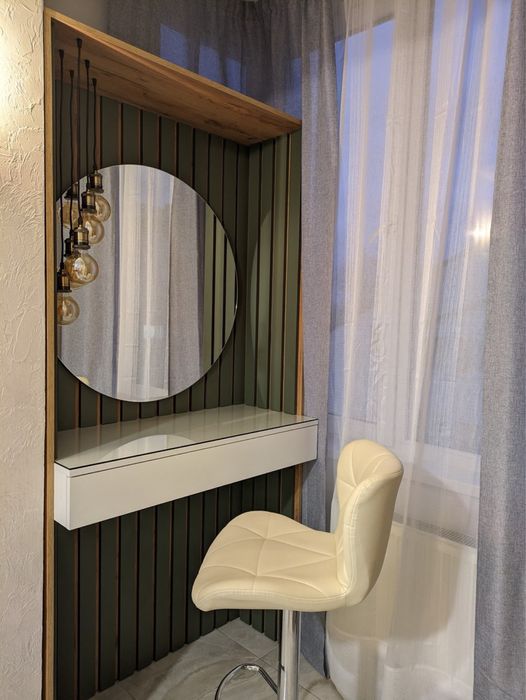 Бʼюті столик (стіл для бровиста)САМОВИВІЗ З ФРАНКІВСЬКА