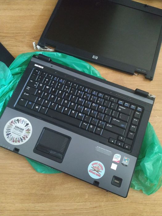 Віддам ноутбук hp.