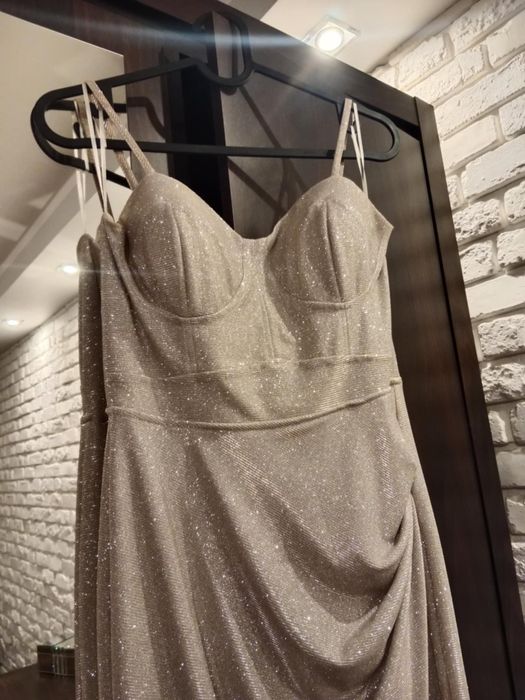 Sprzedam Złotą Sukienkę