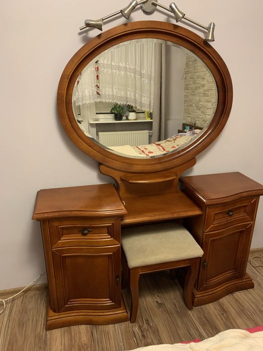 Toaletka drewniana z lustrem