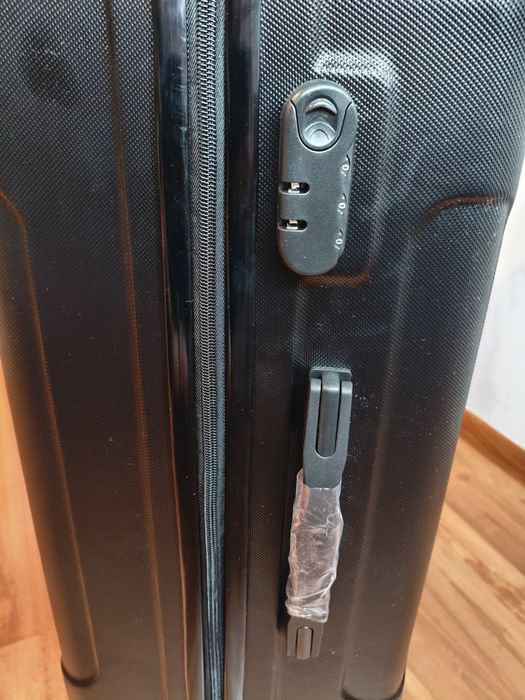 Piękny zestaw 3 walizek– twardy ABS, nowy komplet