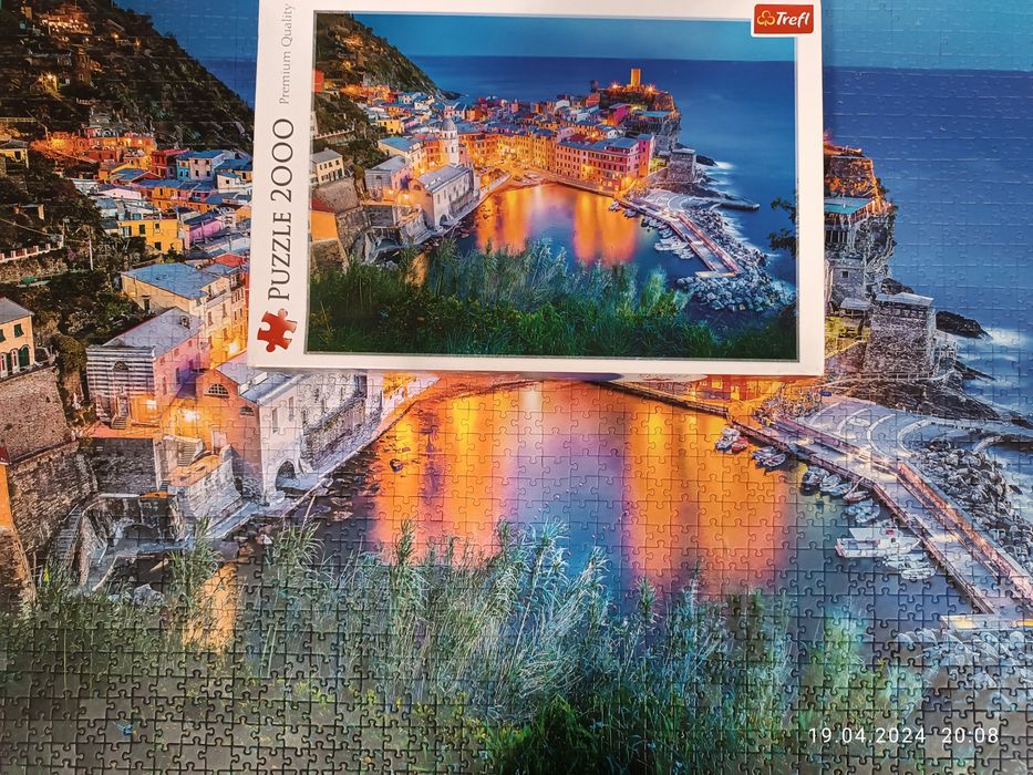 Sprzedam puzzle 2000
