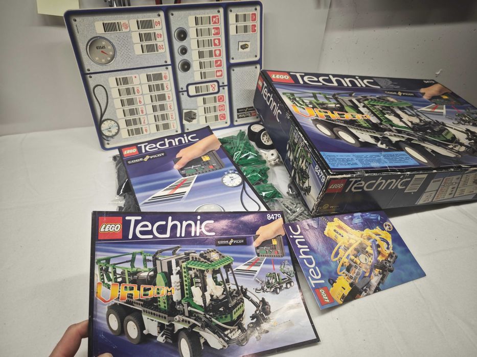 Lego Technic 8479 "Barcode Multi-Set"; 1997; [122]