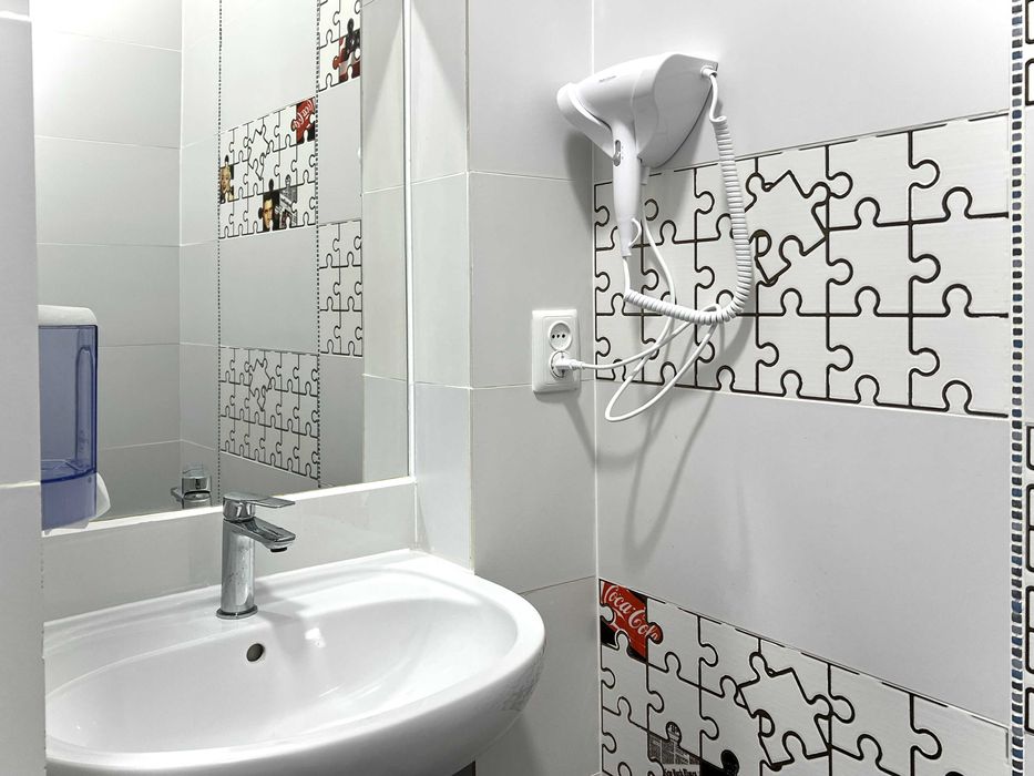 Місце у хостелі, Шевченківський р-н/Є опалення, комфортна температура.