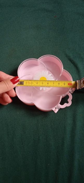 Pudełko w kształcie kwiatka