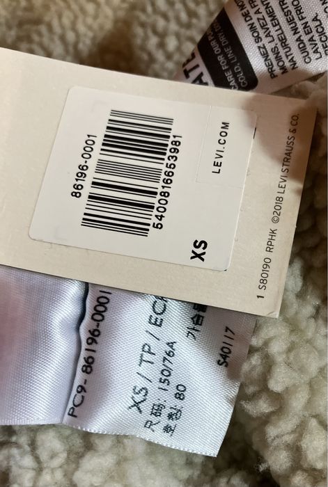 Casaco sherpa levi’s novo , XS