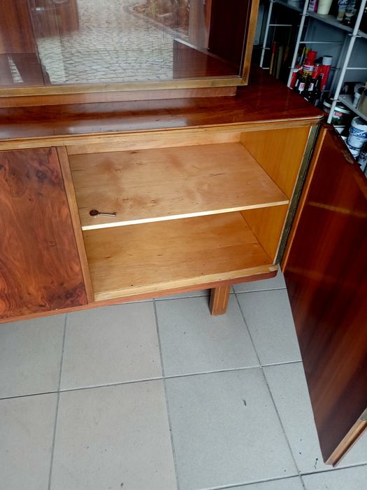 Jarociński kredens witryna czasy PRL w bardzo dobrym stanie