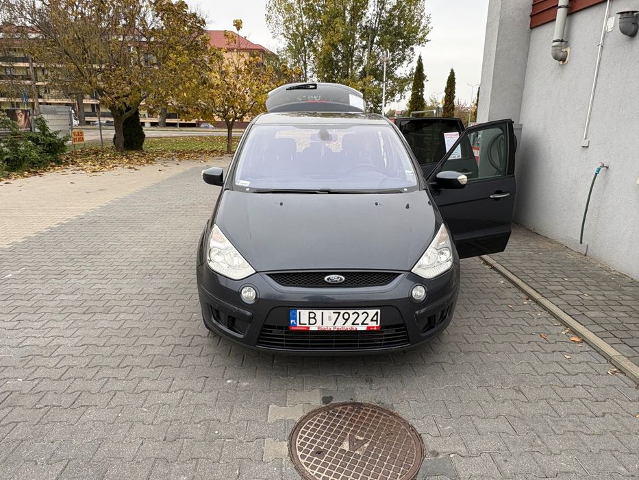 Auto osobowe Ford