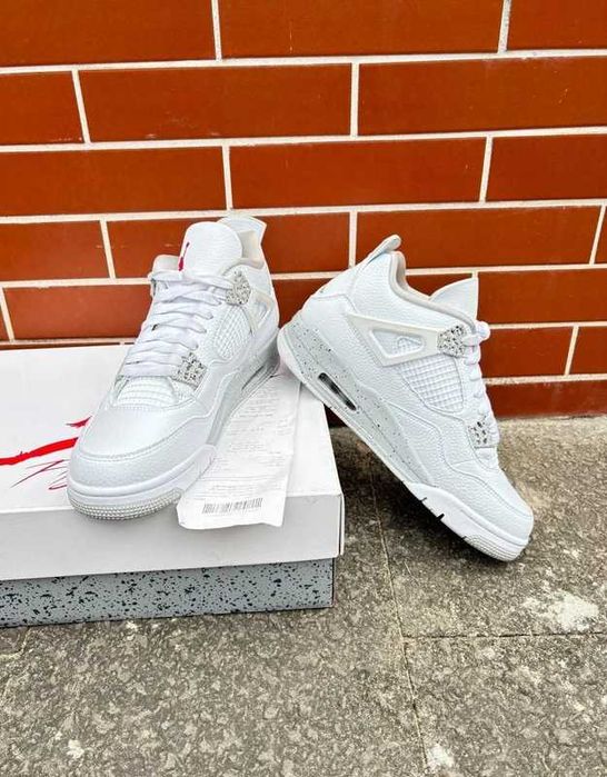 Buty sportowe "Jordan_4_Retro_White_Oreo R.37.5