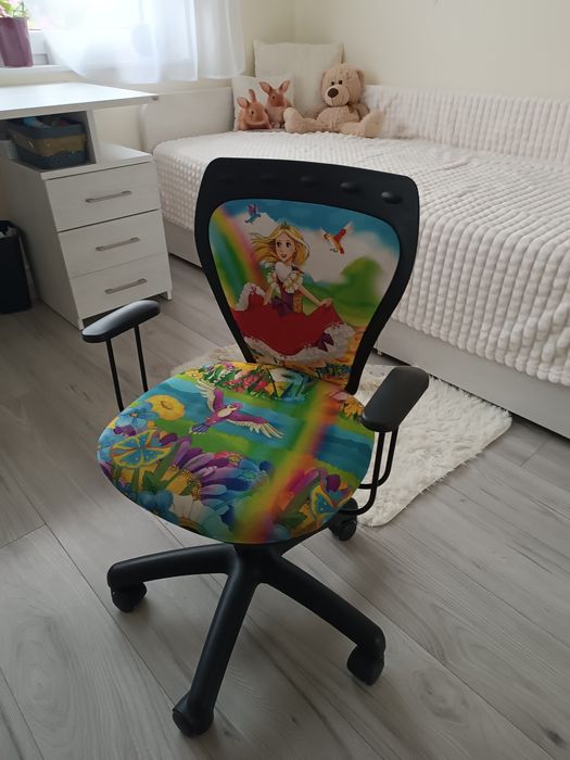 Fotel obrotowy dziewczęcy