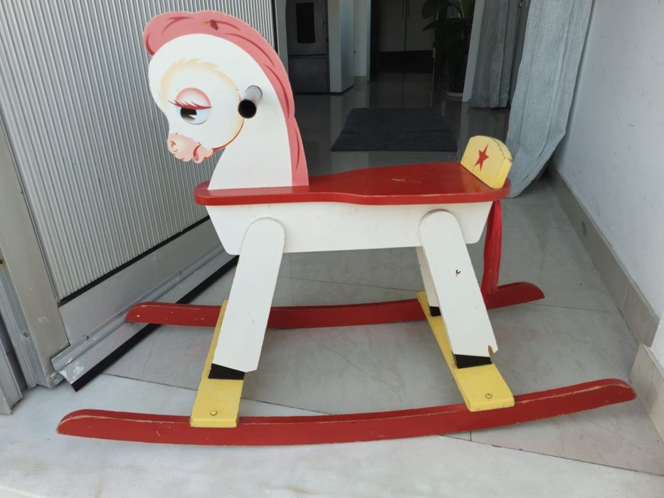 Cavalo de Baloiço em Madeira