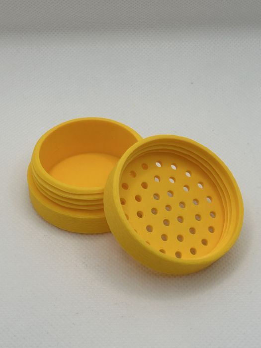 Pojemnik do nosework żółty skręcany