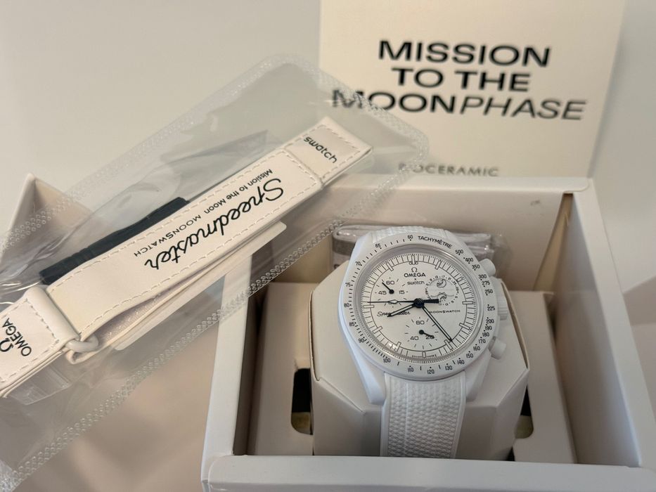 Swatch Omega Mission To Moonphase Snoopy
