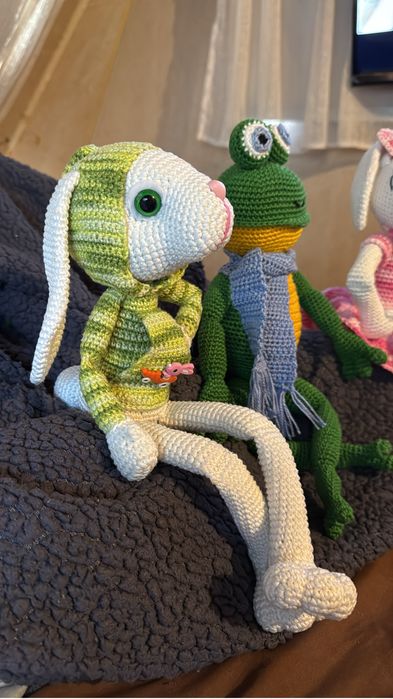 Amigurumis Artesanais Feitos à Mão com Muito Carinho! Linha Glow brilha no escuro coelho(a) 35 sapo 25 €