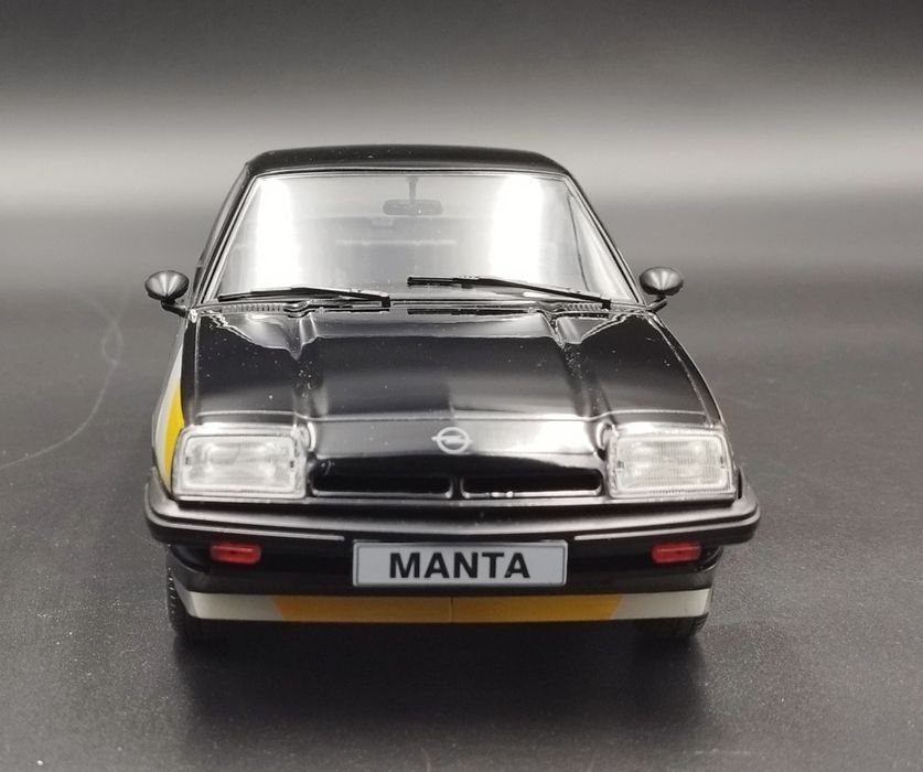 Opel Manta B Black Magic 1980 - Modèle Réduit MCG 1/18 Diecast Noir (Neuf)