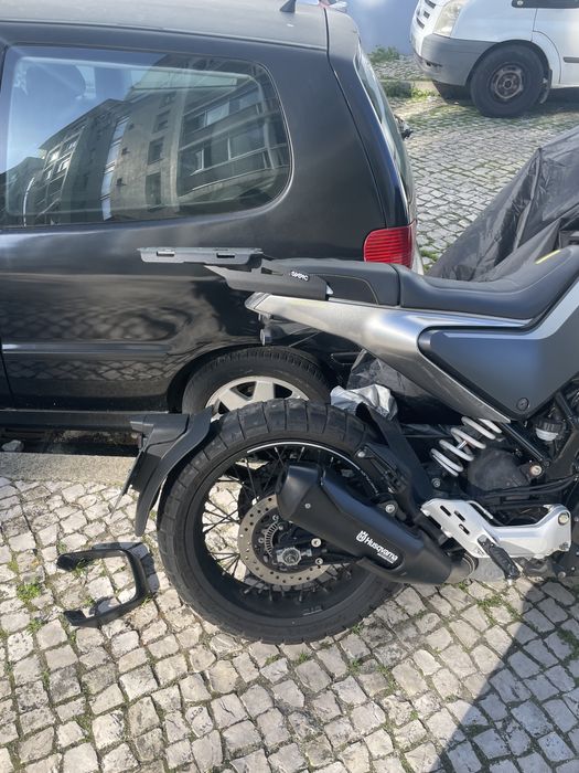 Moto scrambler - Husqvarna 401 Svartpilen 2022