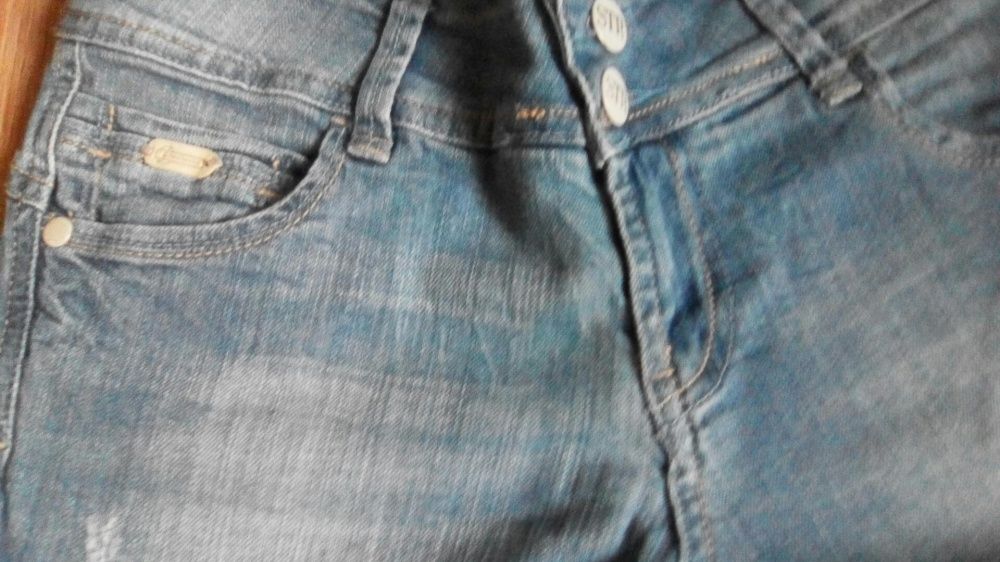 "Stradivarius", damskie spodnie jeans, rozm.34
