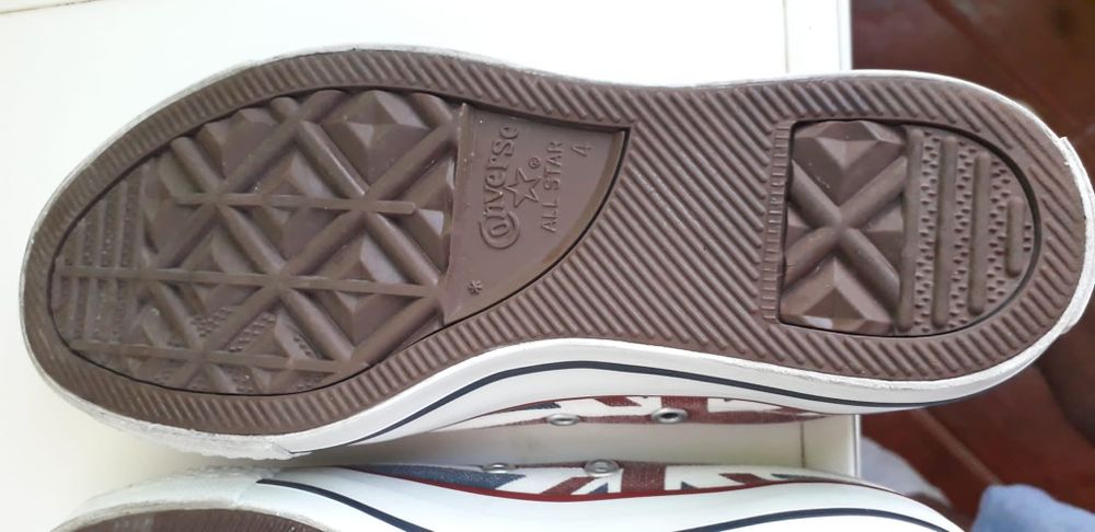 Tênis/ sapatilhas All Star tam. 36,5. 2 dias de uso.

Praticamente nov