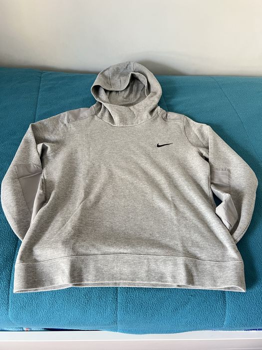 Hoodie Nike , moderna e como nova