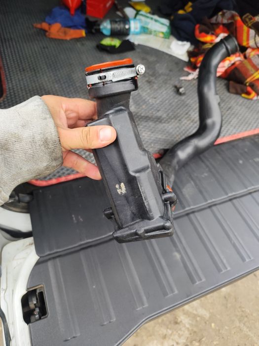 Патрубок турбіни Вольво хс90 2.4 дизель 2006-2015