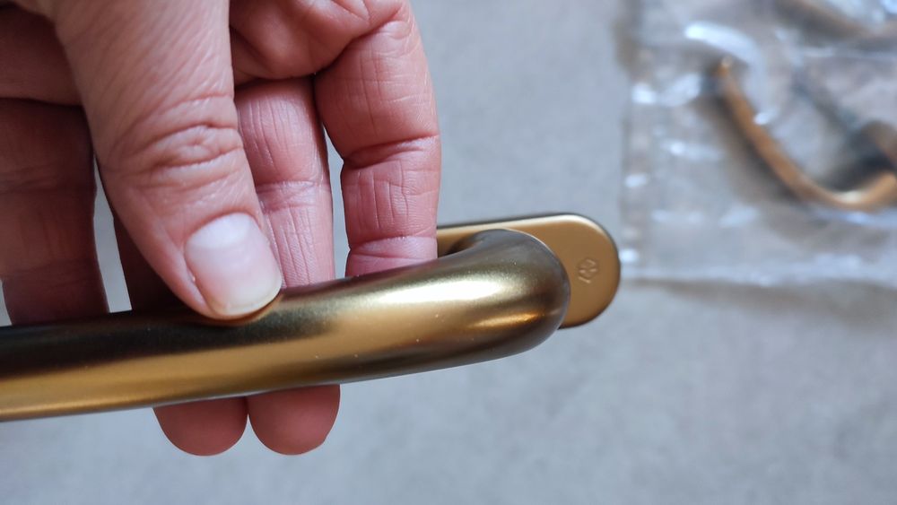 Klamka 11 szt, nowe- do okien lub drzwi balkonowych