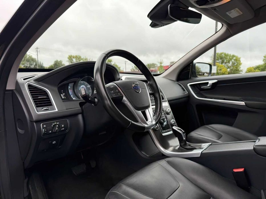 Volvo XC60      2016