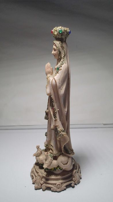 Estatuetas religiosas em cerâmica e marfinite