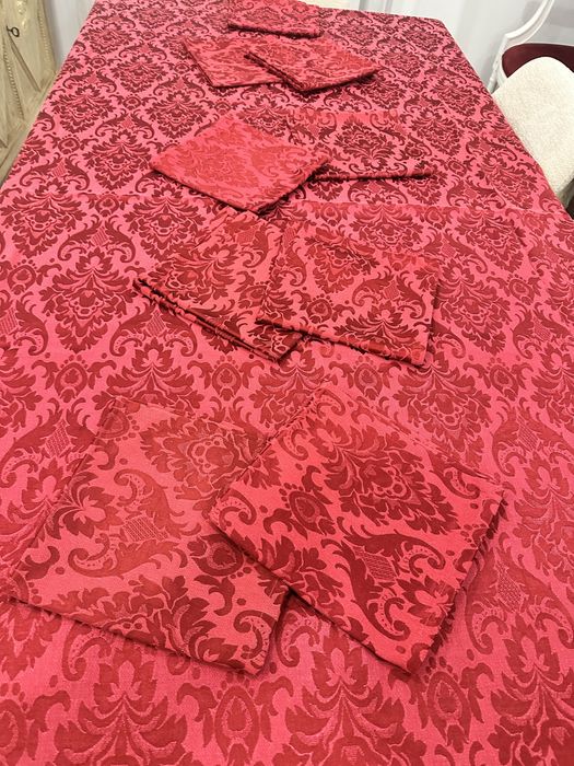Vendo  Toalha de mesa bordeuax com 9 guardanapos , Loja do Gato Preto