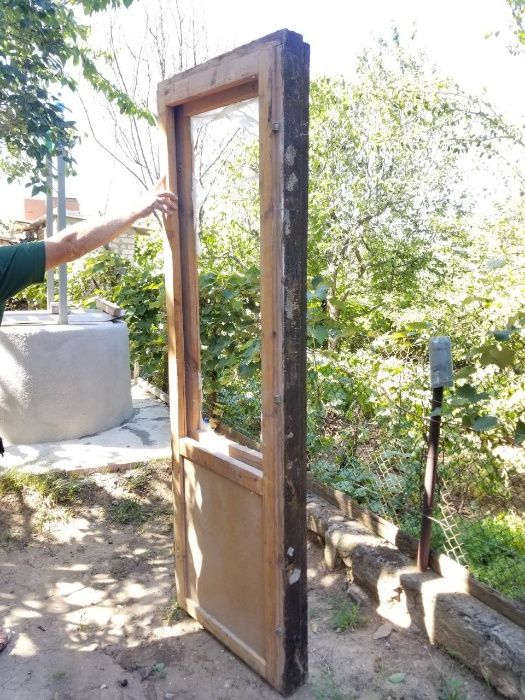 Продаю деревянные: окна и дверь балконная