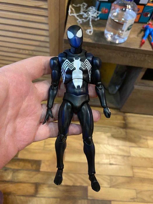 MAFEX No.147 Spider-Man (Black Costume Comic Ver.)+castom head