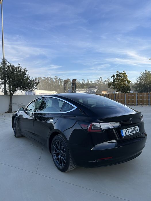 Tesla model 3 SR