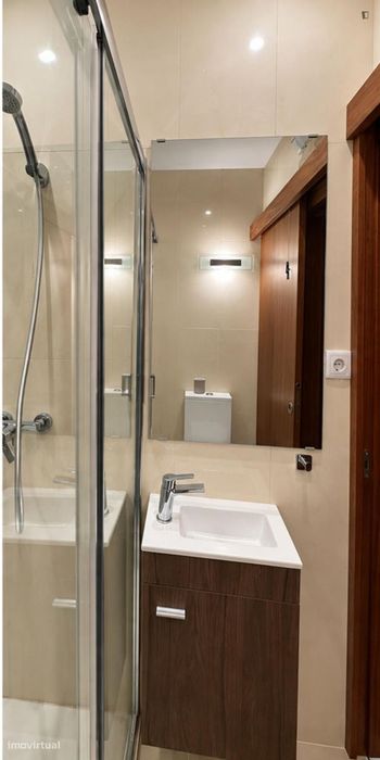 Quarto - localizado em Mafamude Porto