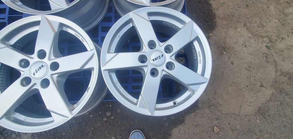 Диски 5 112 R16 Volkswagen VWAG 6,5J ET33, ET42, Rial Germany ЦО 57,1